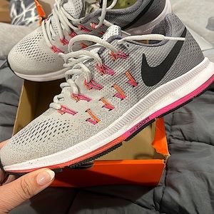Women’s NIKE In-Season Trainer 7 Size:11